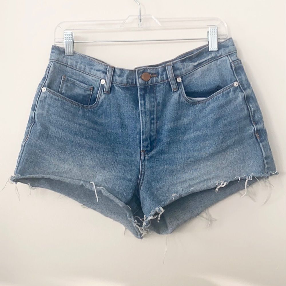 Blank NYC The Barrow Vintage Distressed Short 29